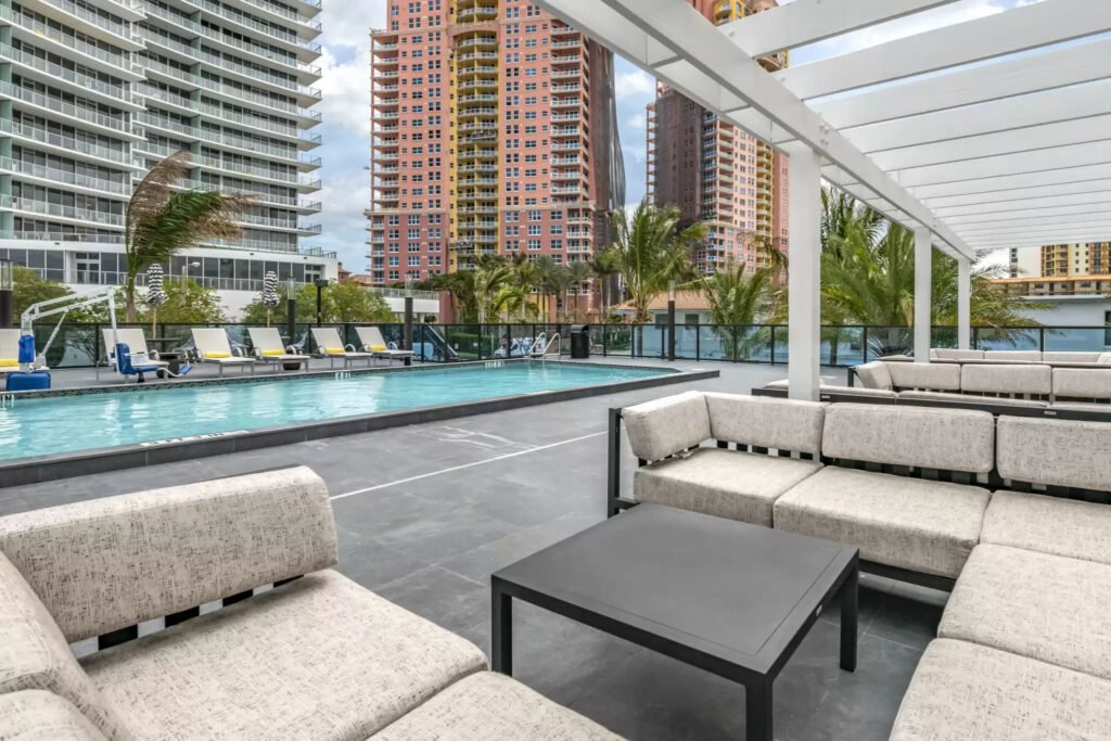 fort lauderdale outdoor meeting space